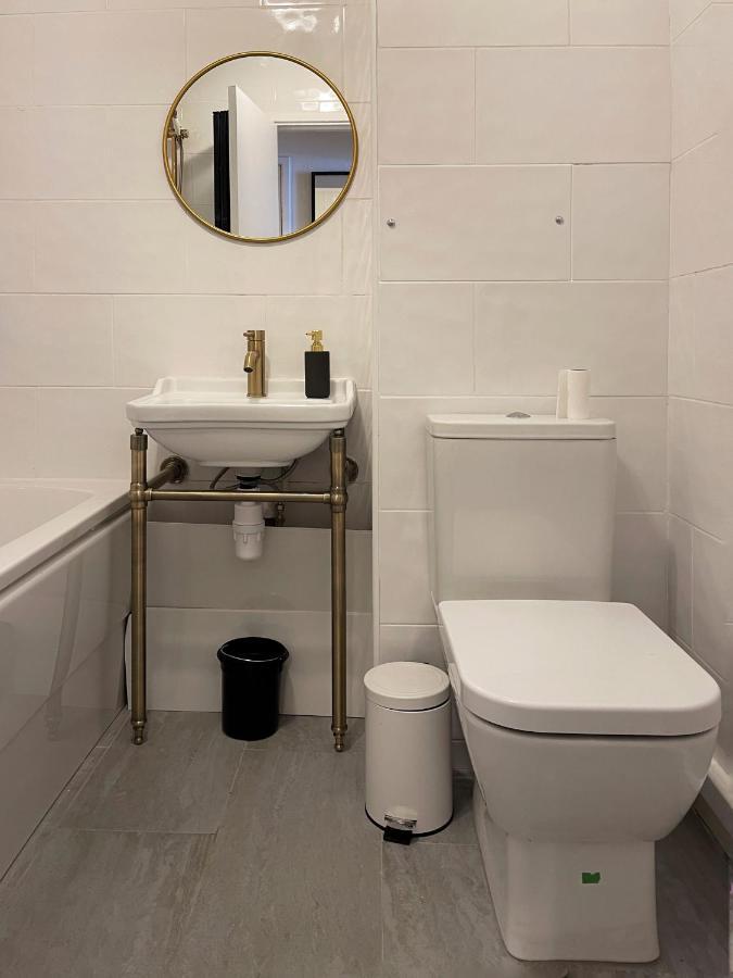 Apartamento Lisa's Place Near Kings Cross - 2 Double Beds, 1 Sofa Bed, Great Location, Ideal For Families *