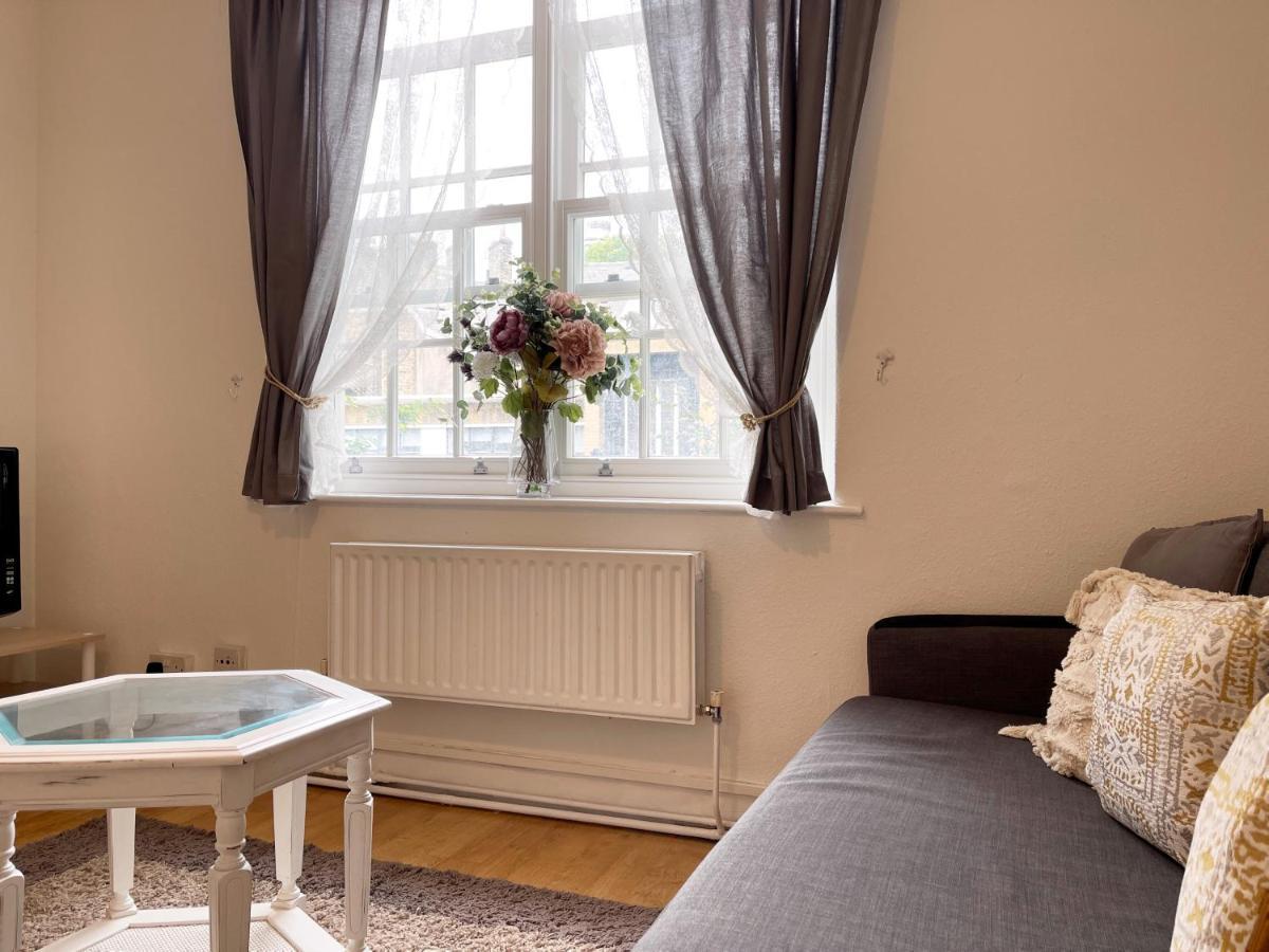 Lisa's Place Near Kings Cross - 2 Double Beds, 1 Sofa Bed, Great Location, Ideal For Families Appartement Londres